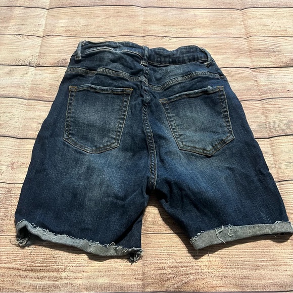 Blue Jean Mid Thigh Cuffed Shorts, Size 7 - Picture 3 of 5